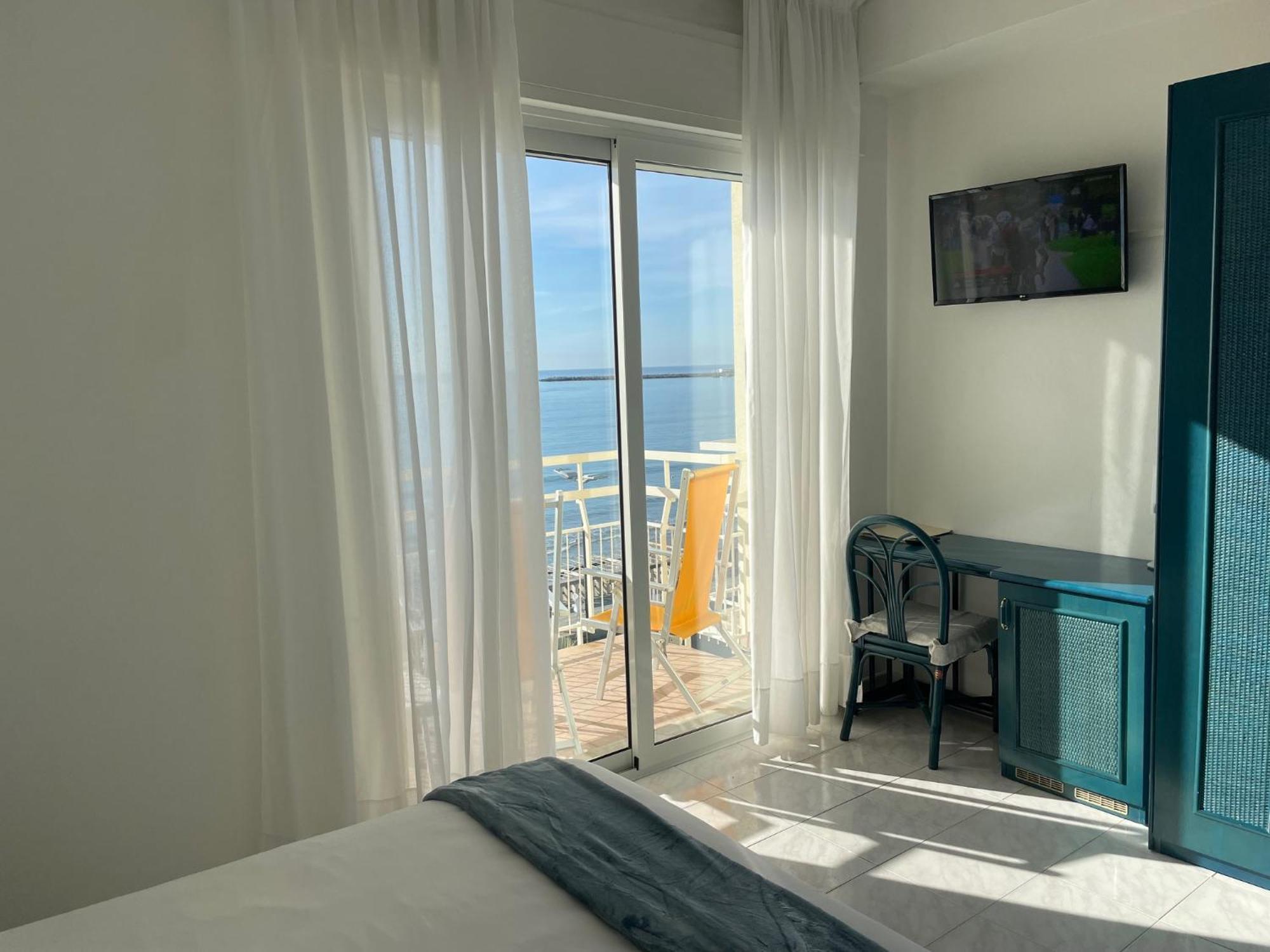 Hotel Miramare Diano Marina Exteriör bild