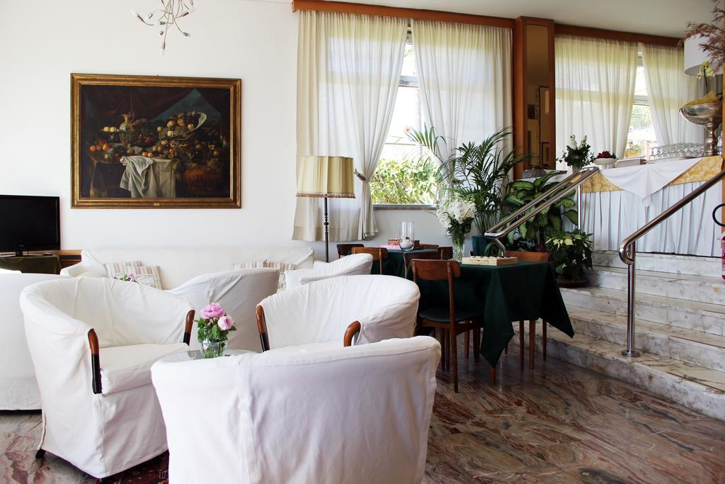 Hotel Miramare Diano Marina Exteriör bild